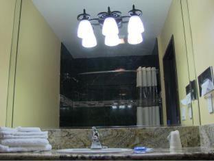 Redondo Beach Inn-Lax (Adults Only) Гардина Номер фото
