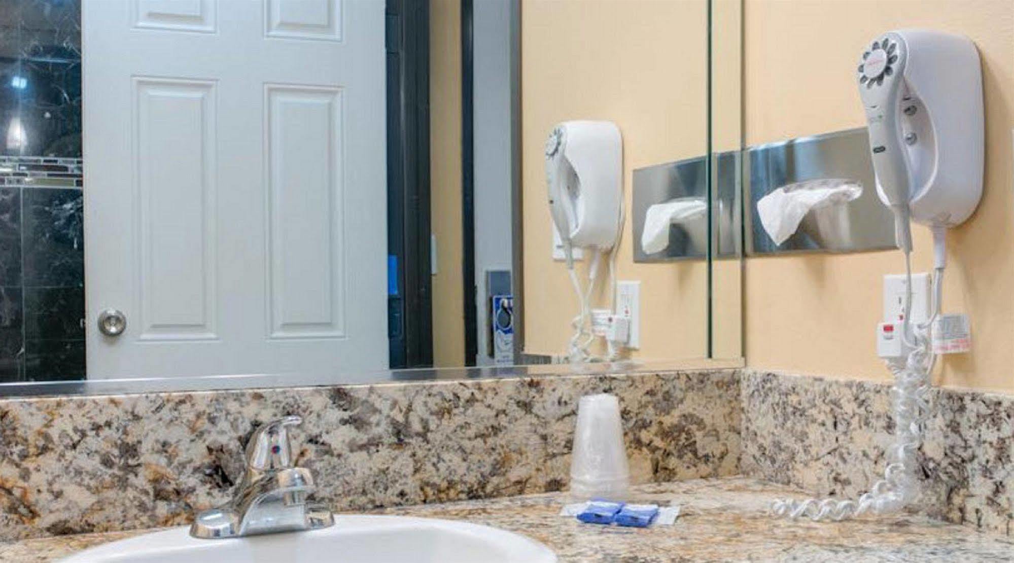Redondo Beach Inn-Lax (Adults Only) Гардина Экстерьер фото
